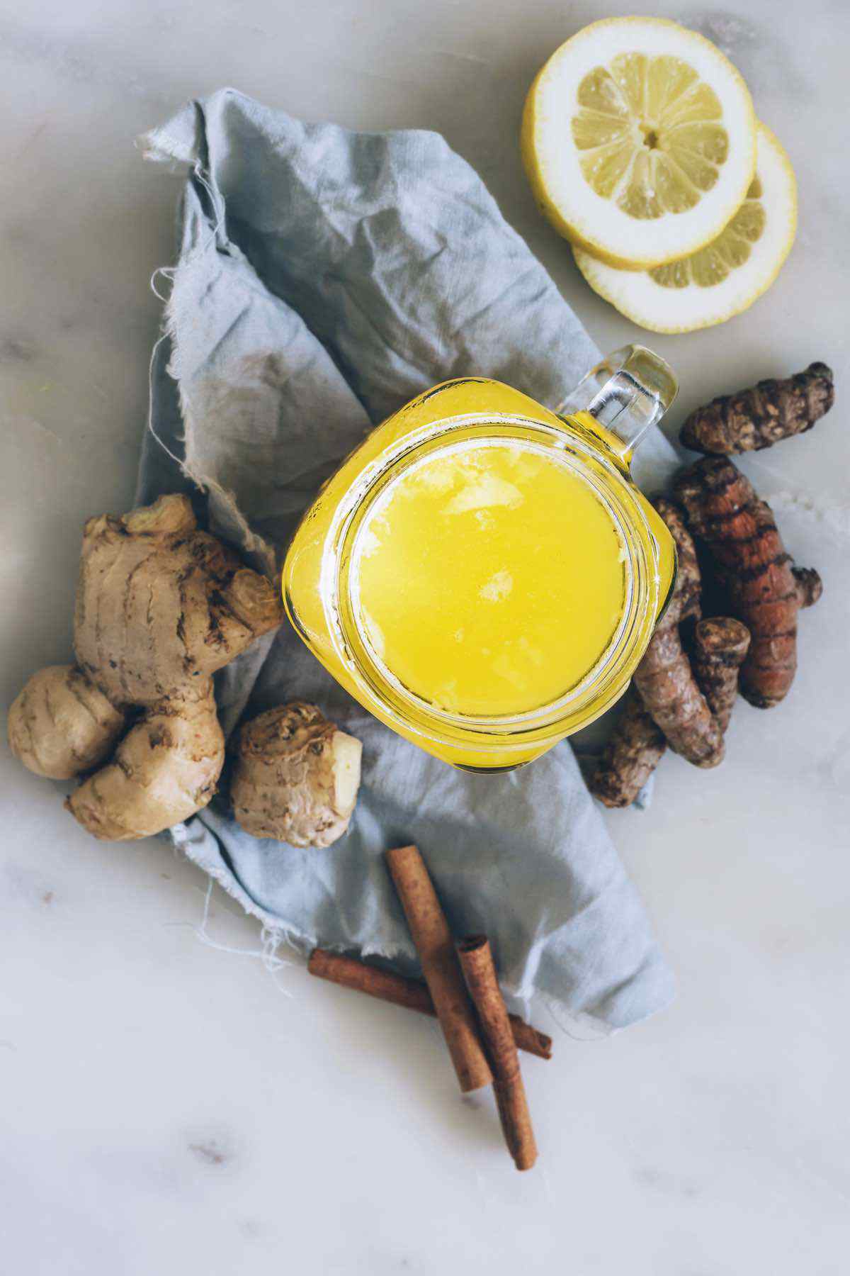 The Best Turmeric Ginger Tea - My Favorite Iced Detox Tea Recipe (YUM!)